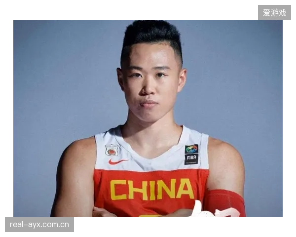 贺希宁凭借赛季稳定表现首获MVP，卢伟指导的执教能力获官方认可。